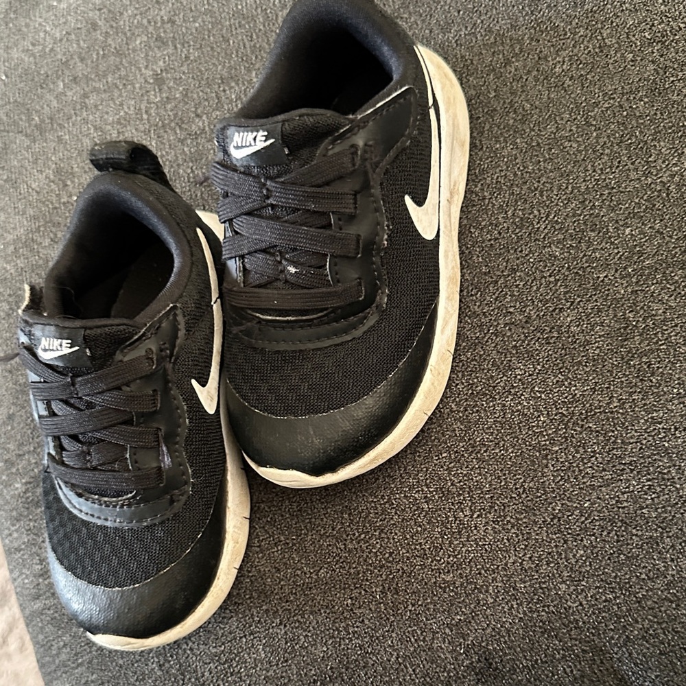 Nike Kids Black and White Sneakers